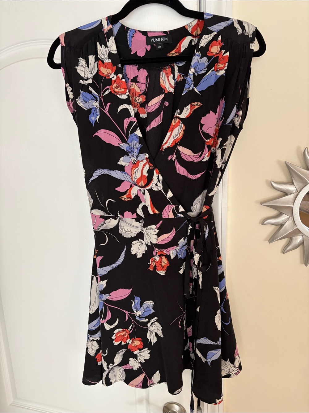 Yumi Kim Ladies Black Silk Floral Tie Waist Wrap Dress-XS